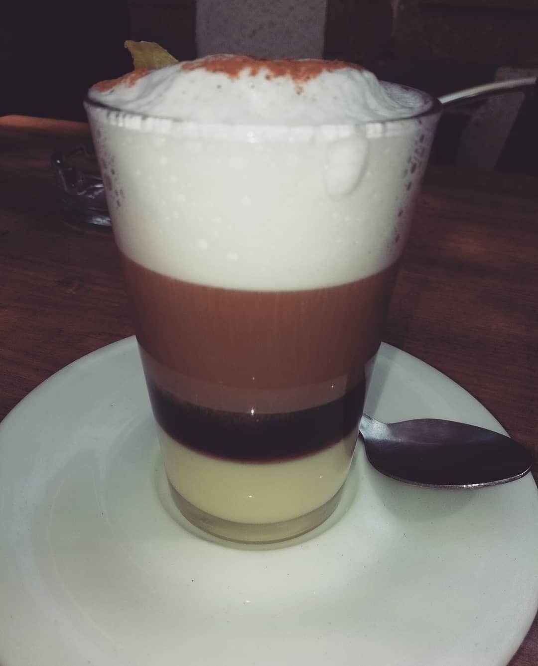 Bebida de postre por capas
