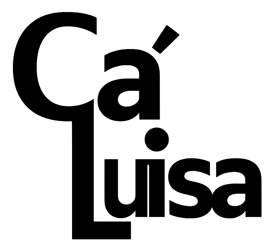 Logotipo negro estilizado con la inscripci&oacute;n &ldquo;Ca'Luisa&rdquo; sobre fondo blanco.