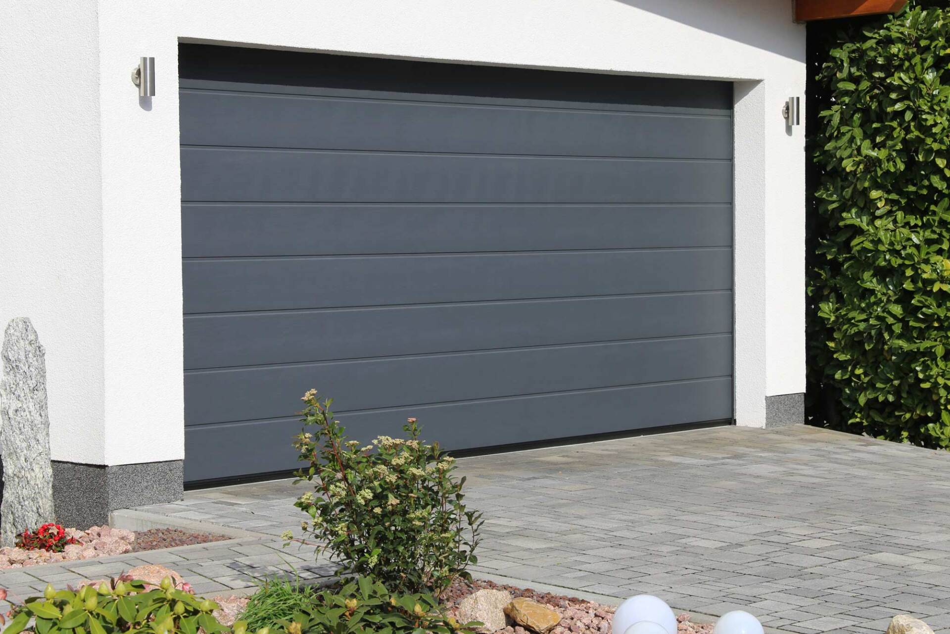 Porte de garage gris anthracite