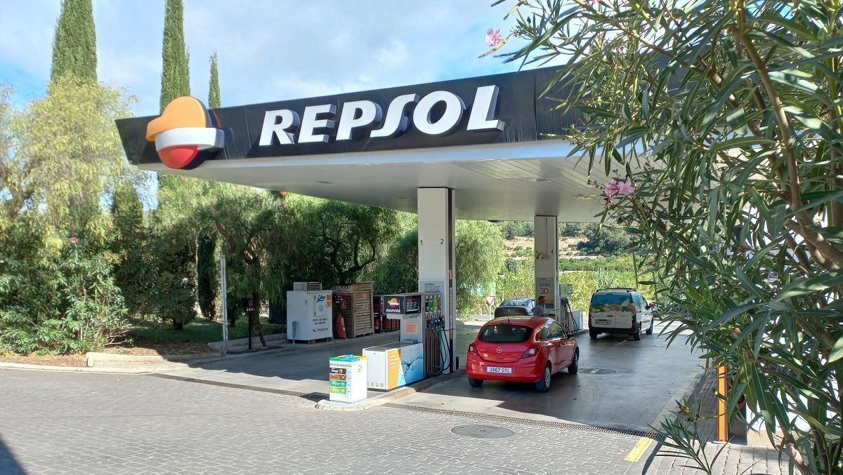 Estación De Servicio Es Pinetó - Repsol, gasolineras en Esporles