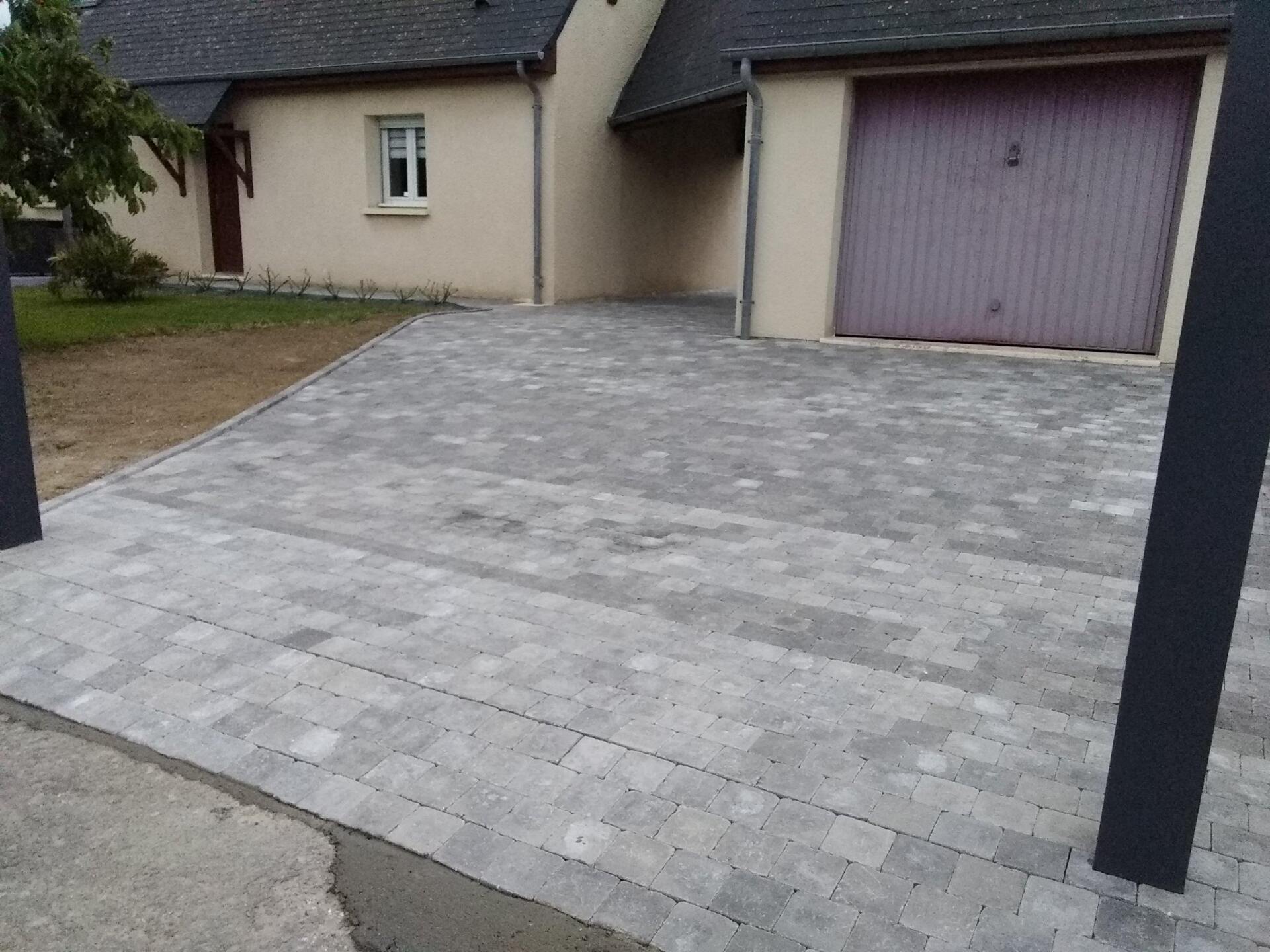 Grande terrasse pavée