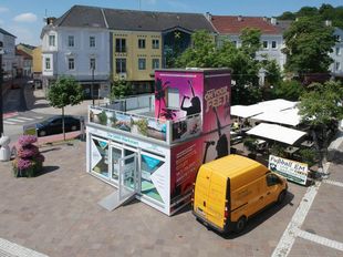Mehrgeschossige Containeranlage für Veranstaltungen, Hospitality und Events