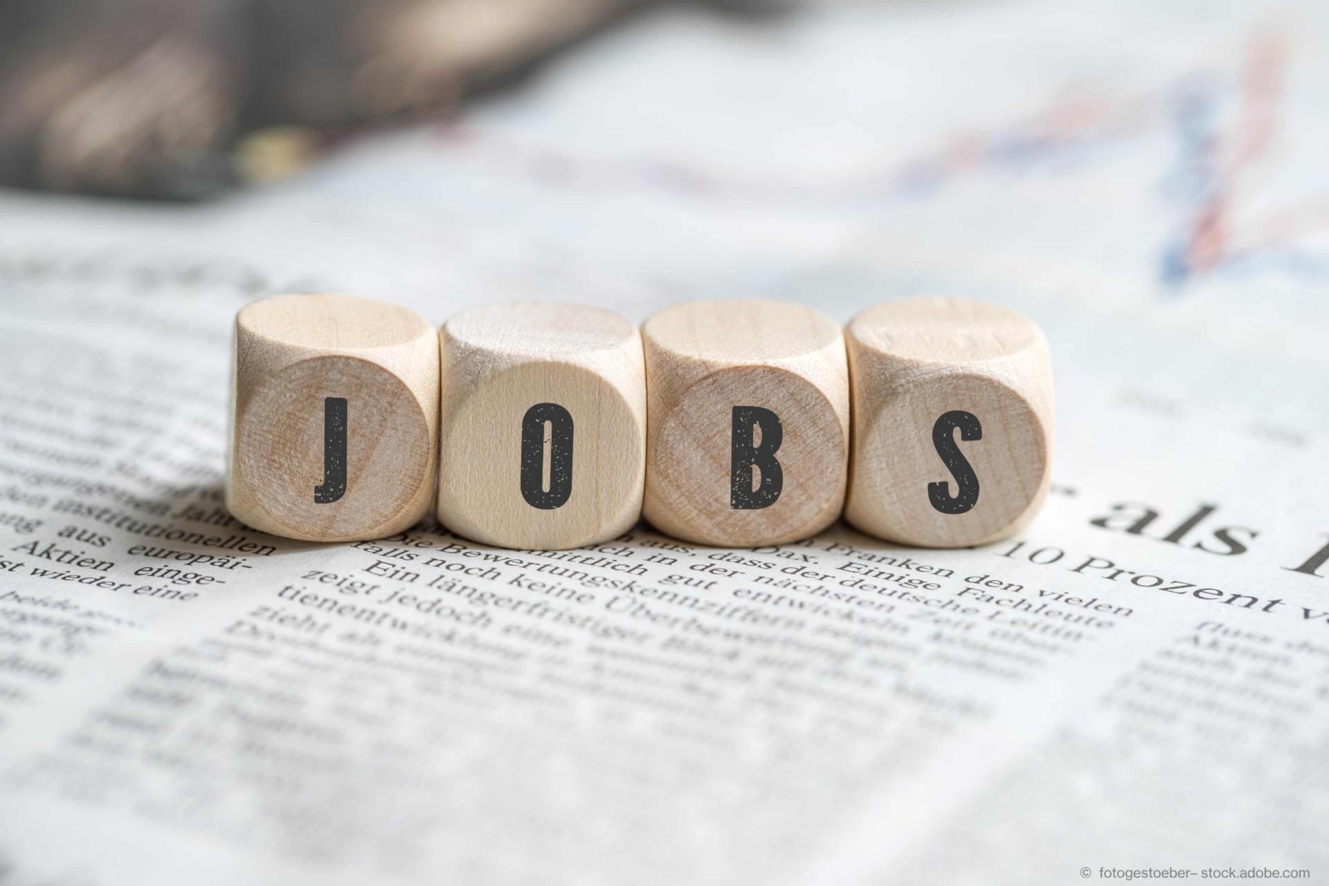 4 Würfel, die das Wort