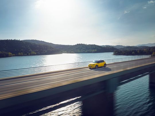 Voiture Renault 5 E-Tech Iconic