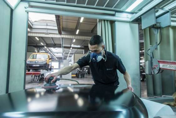 Voiture rouge ultrabrillante