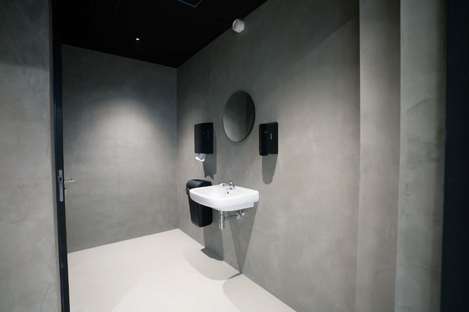 Basebeton für die Badezimmerwand