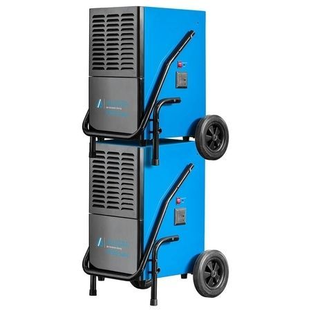 Zwei gestapelte blaue Luftentfeuchter mit schwarzen Griffen und Rädern.