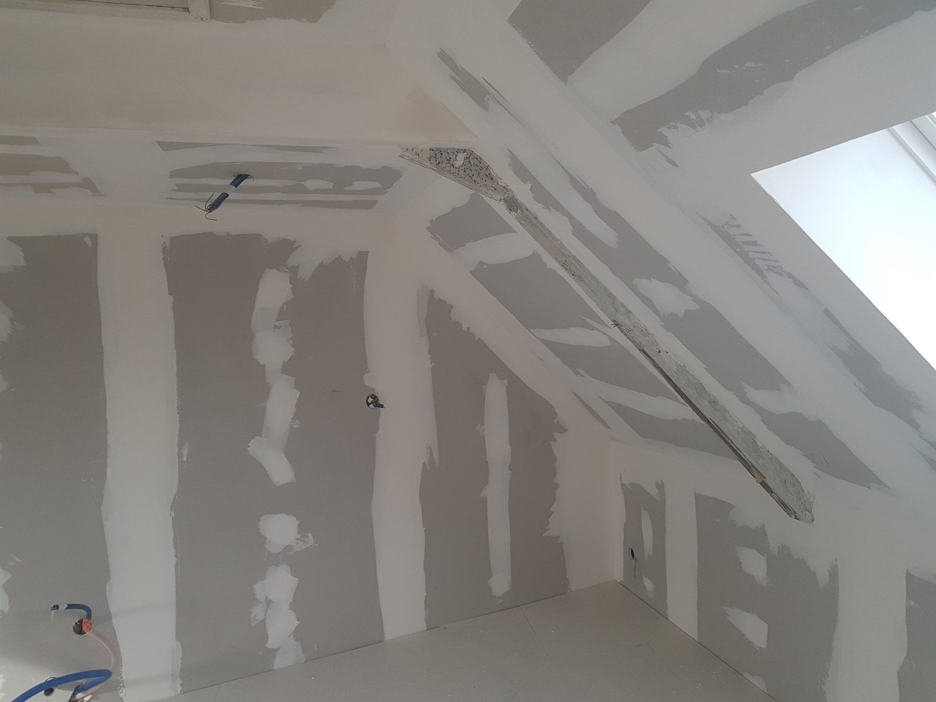 Aménagement de combles et porte intérieure