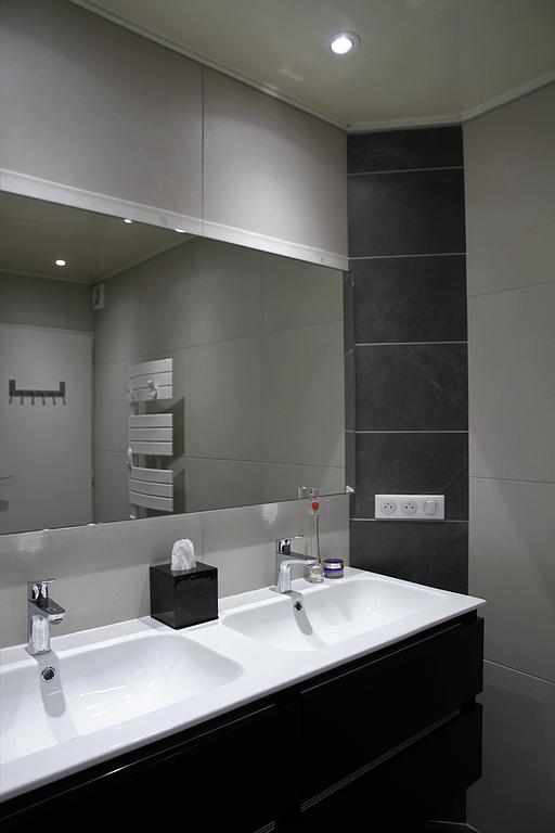 Meuble moderne double vasque et miroir