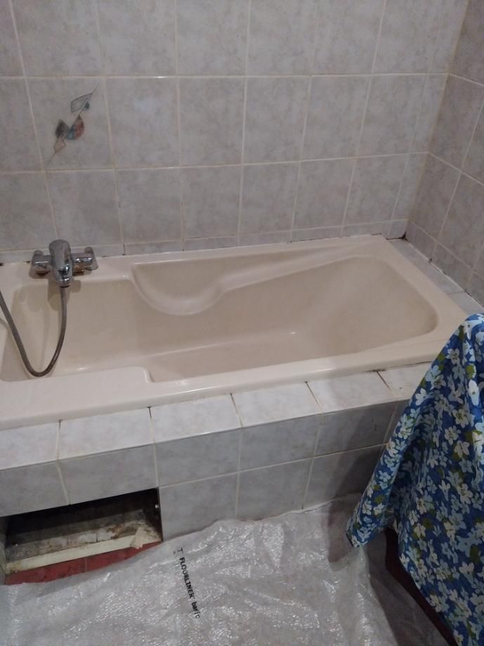 Travaux pour casser une baignoire pour mettre une douche à l'italienne