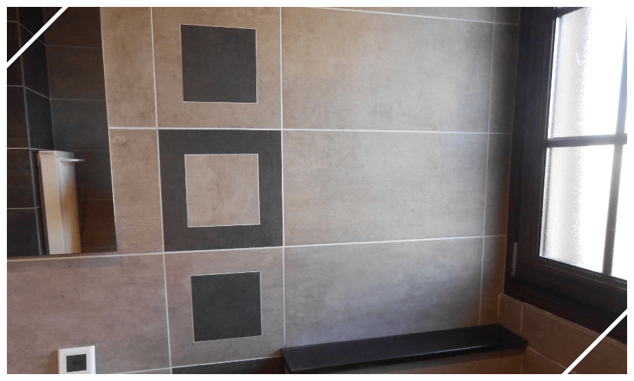 Faïence grise et noire avec motifs géométriques