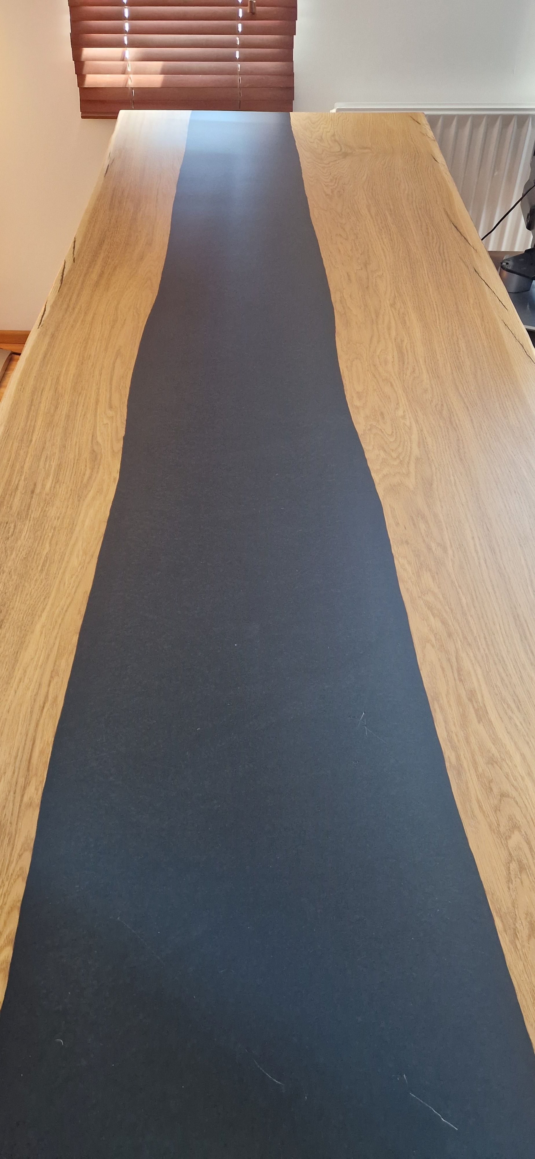 Schreibtisch, Epoxidharztisch, Rivertable, Metallgestell, Tischgestell, Eichentisch, Tisch, Eiche, Holz, Holztisch, Epoxy, Epoxidharz, River, Table, Esstisch