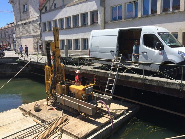 Forage sur barge à Ruelle (16)