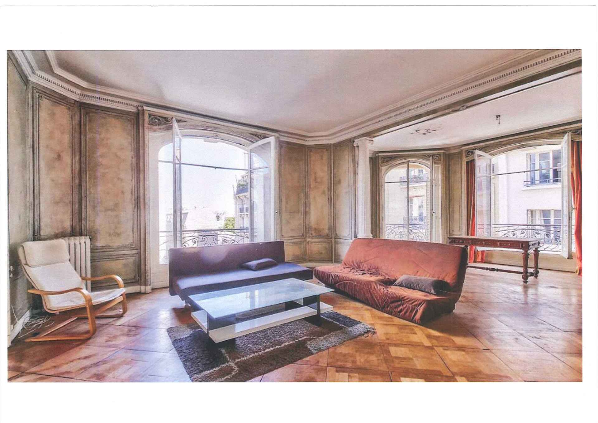 Grand salon appartement parisien