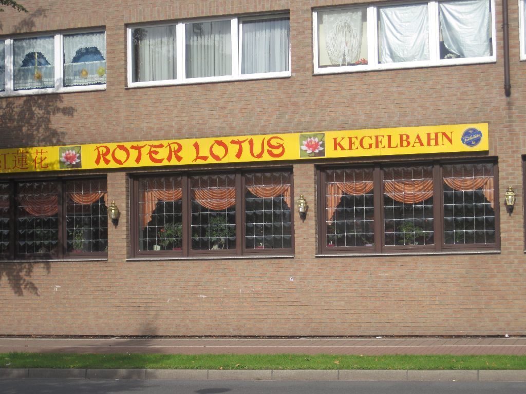 Roter Lotus Außenfassade