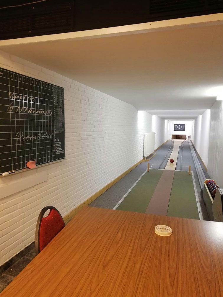 Kegelbahn Roter Lotus 3