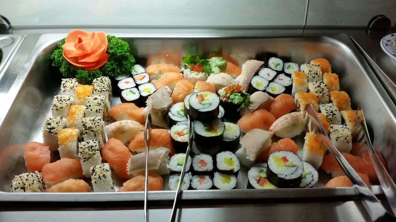 Sushiplatte gemischt