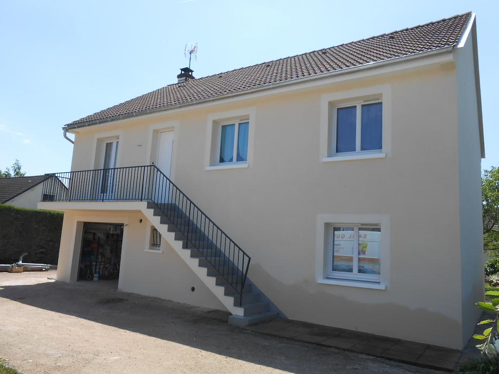 Maison avec escalier