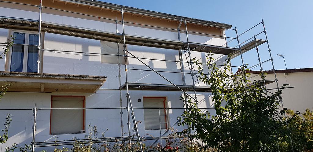 Façade avec échafaudage