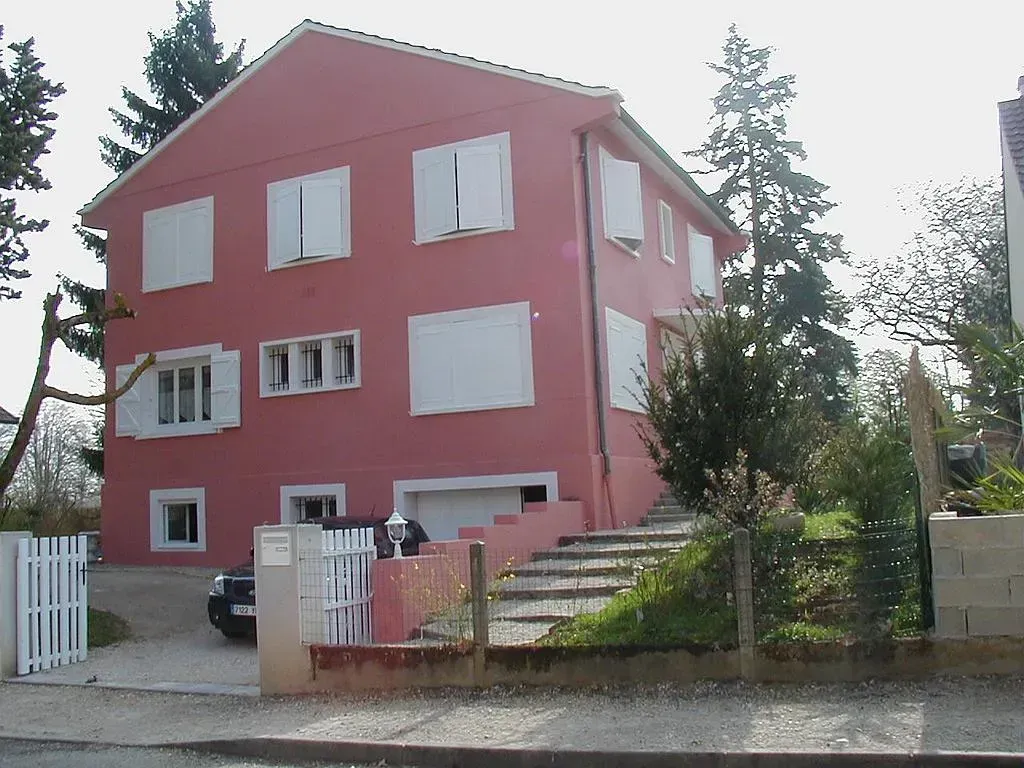 Ravalement sur aison rose