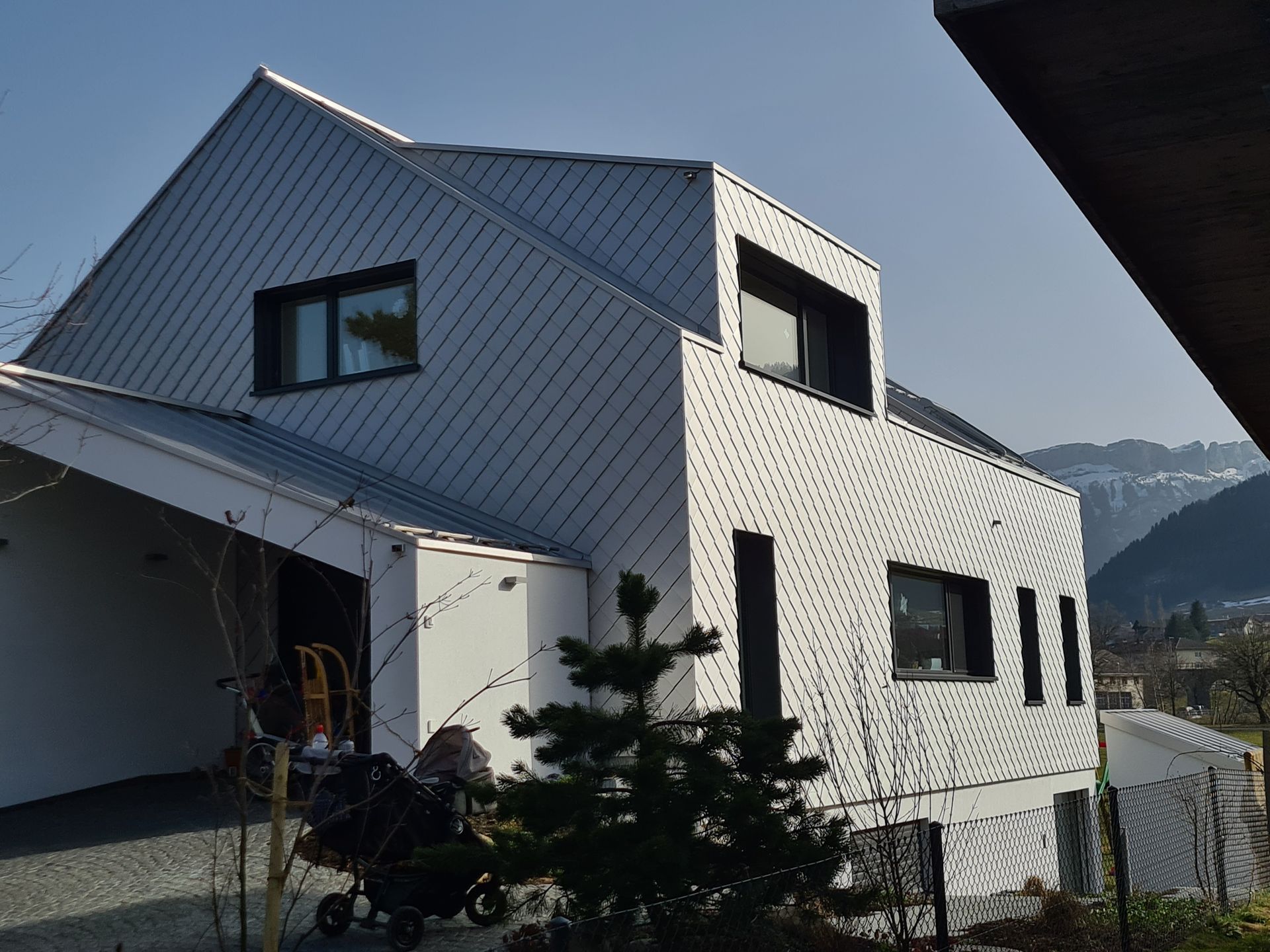 ZS Alu-Zargen AG| Lömmenschwil