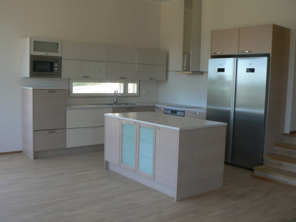 Uusi remontoitu keittiö