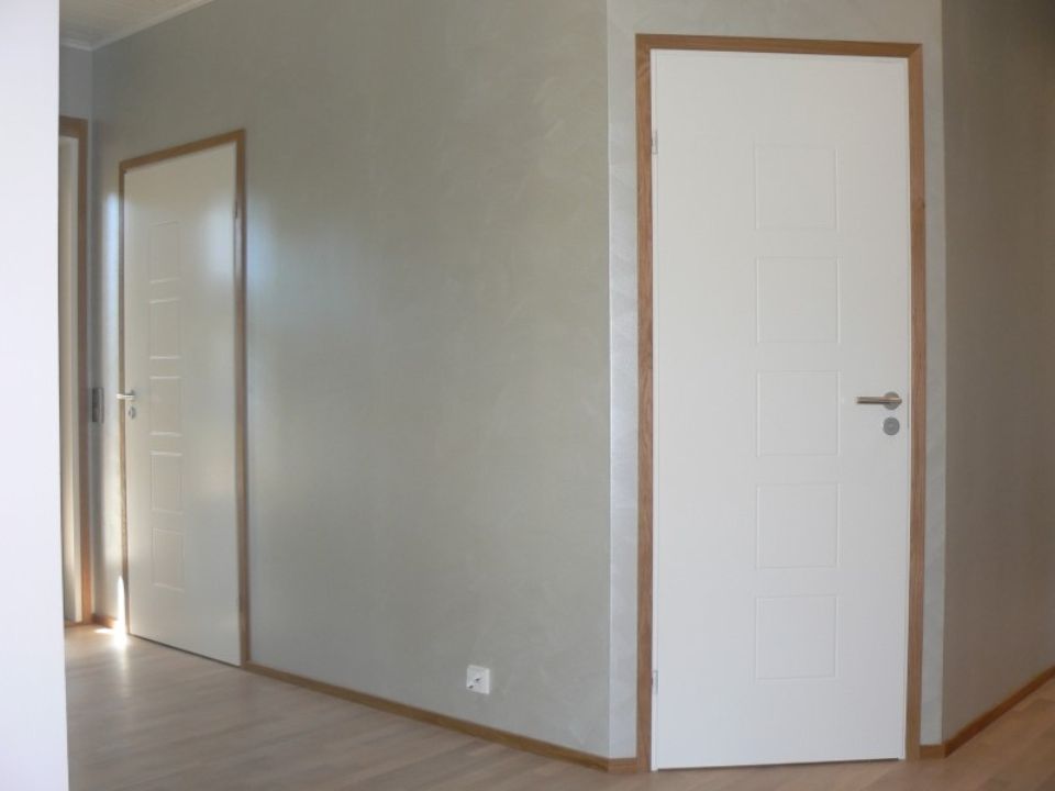 Vastamaalatut vaaleat seinät