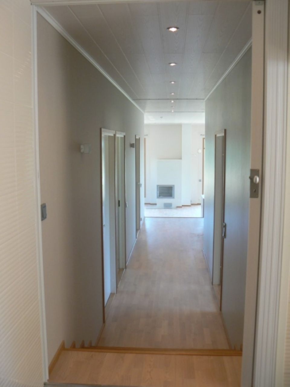 Huoneiston käytävää