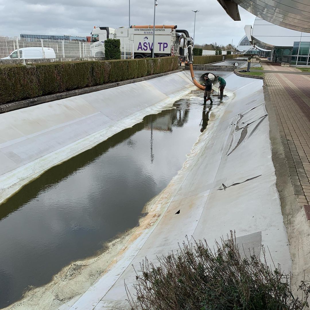 Intervention sur avarie avec excavatrice