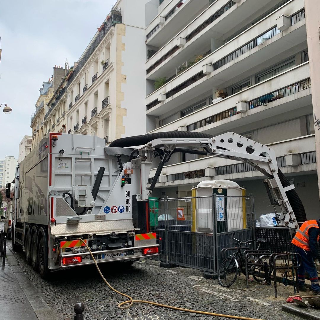 Aspiration rue immeuble