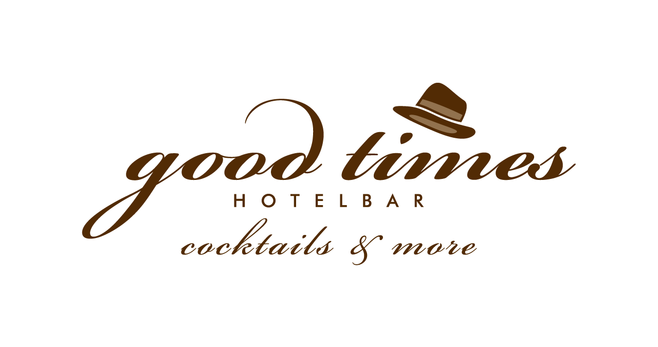 Logo der Good Times Hotelbar in brauner Schrift mit einem Hut-Symbol und dem Slogan „Cocktails & mehr“.