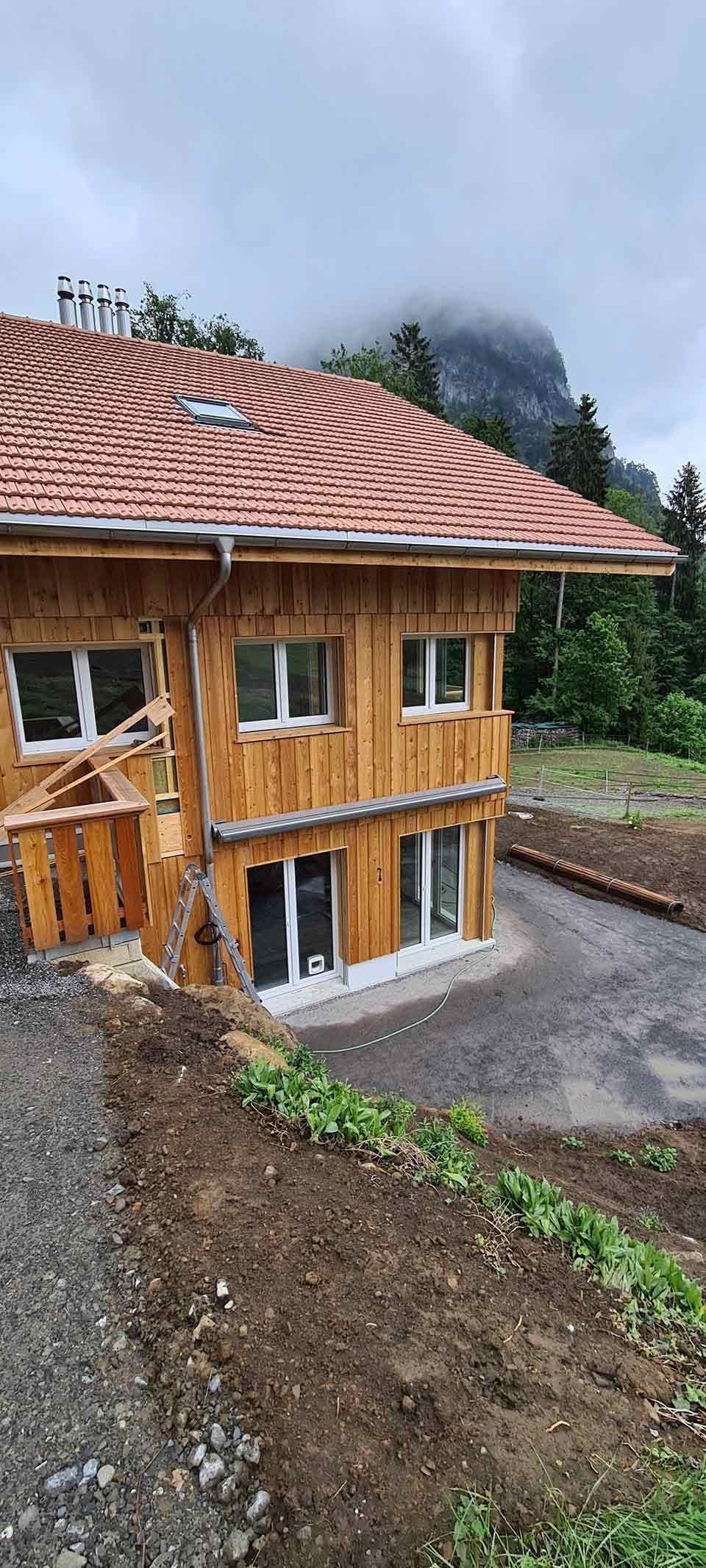 Chalet mit Holz, Arbeit von Holzbau A-Z, A. Zingg-Hänni