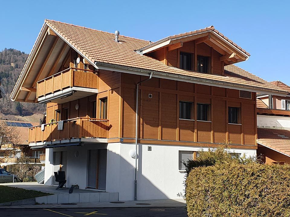 Chalet mit Holz, Arbeit von Holzbau A-Z, A. Zingg-Hänni