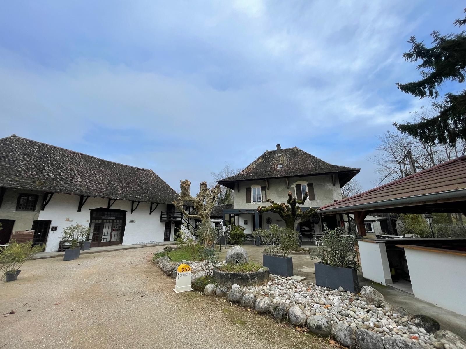 Le Relais des Vieilles Postes en noir et blanc