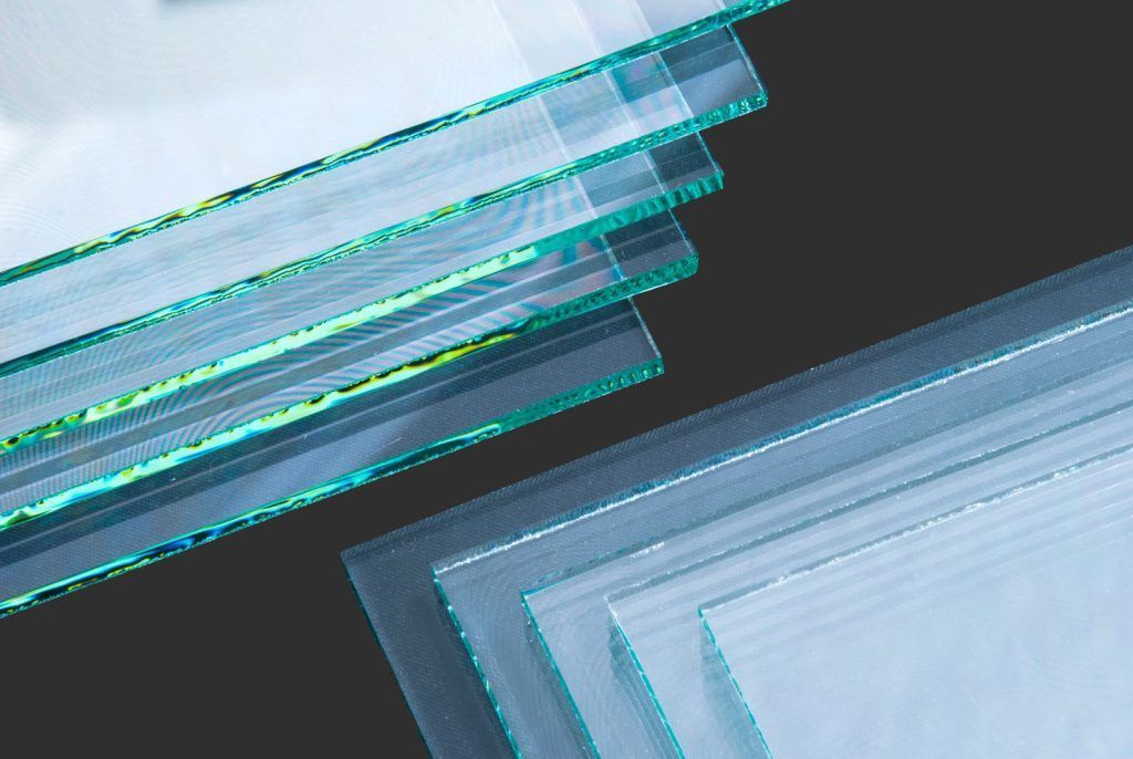 Différentes vitres qui se chevauchent