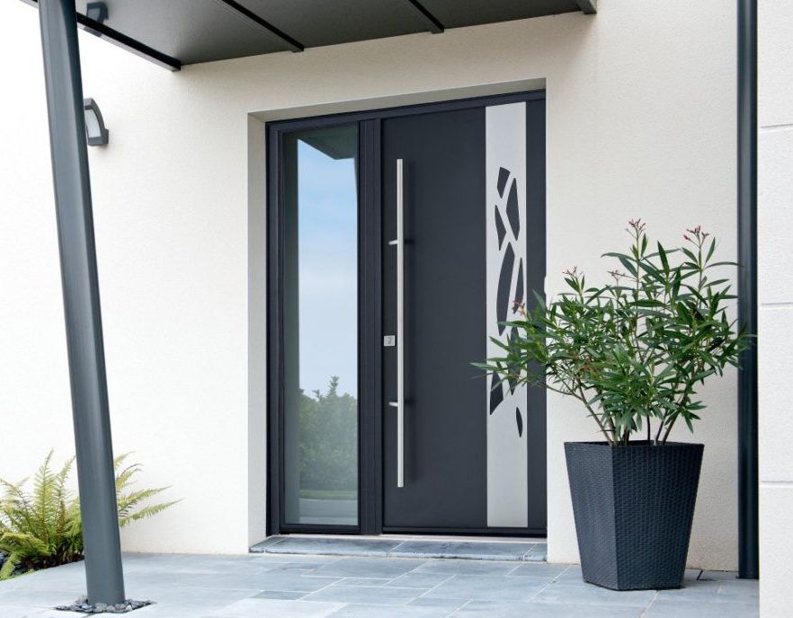 Jolie porte d'entrée gris anthracite