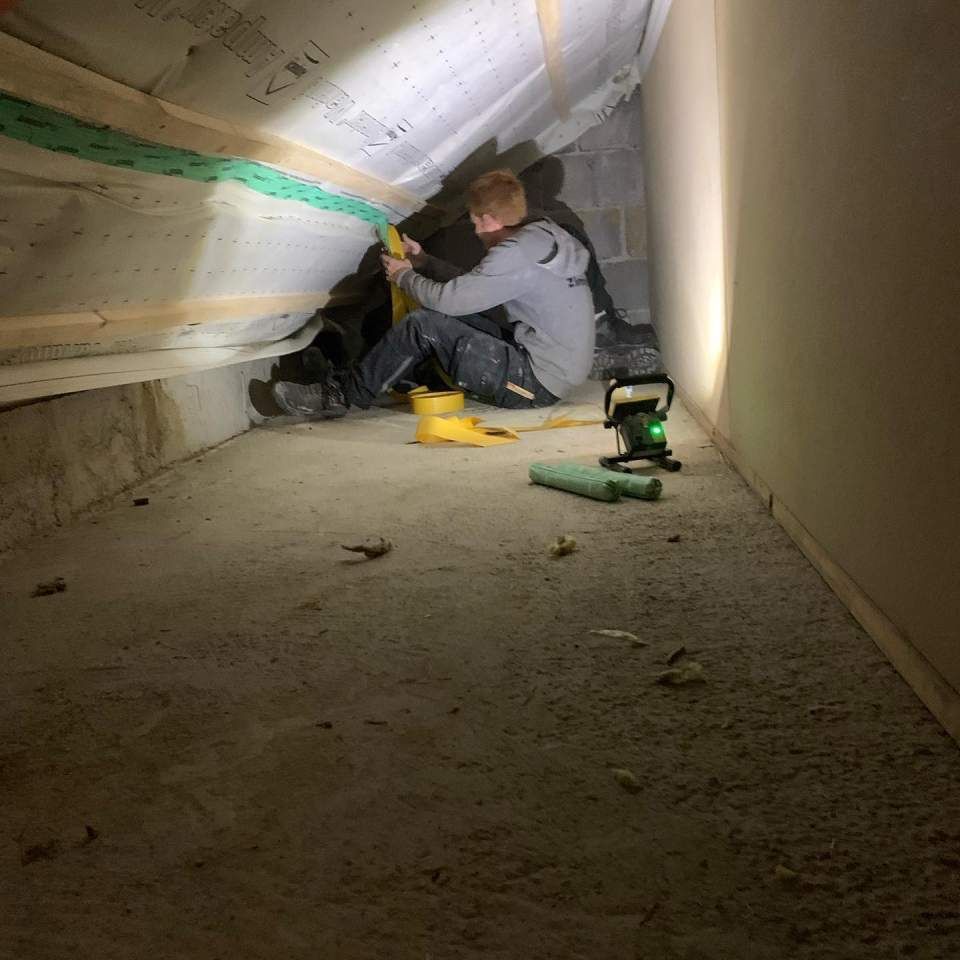 Zimmerer der Otto Reutter GmbH bei der Arbeit