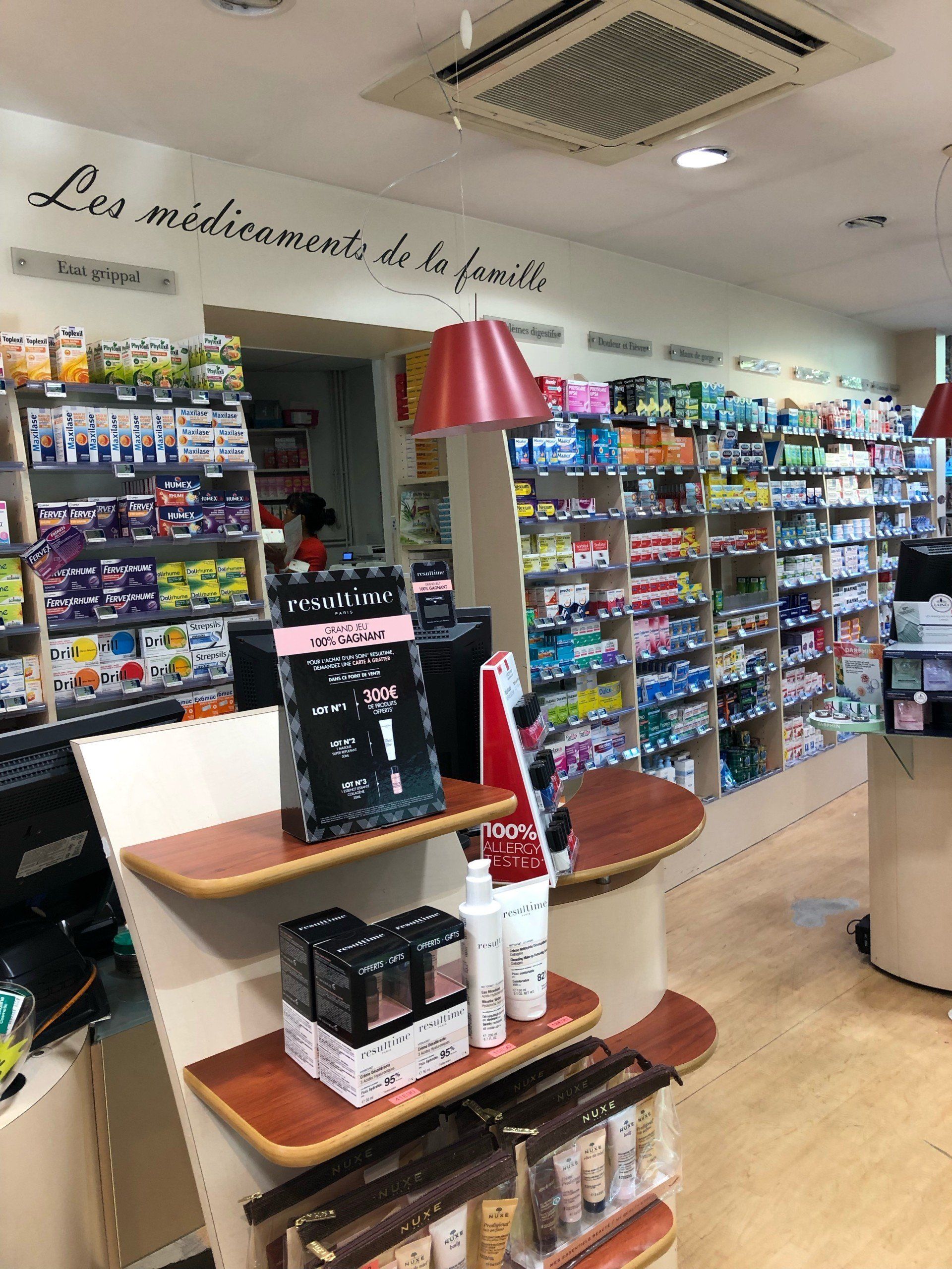 Un espace dédié à la parapharmacie