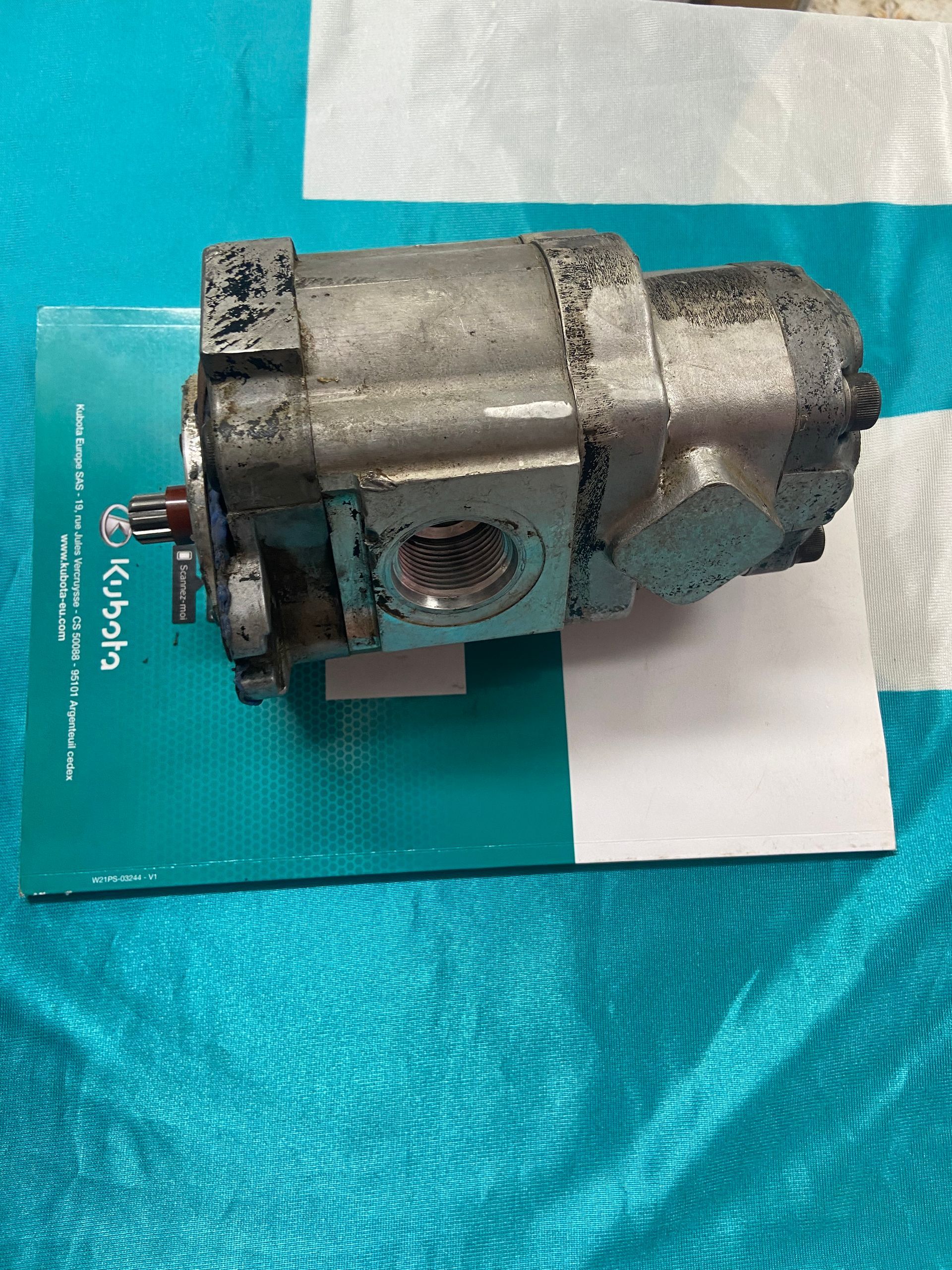 pompe hydraulique pour chargeuse articulée Kubota 