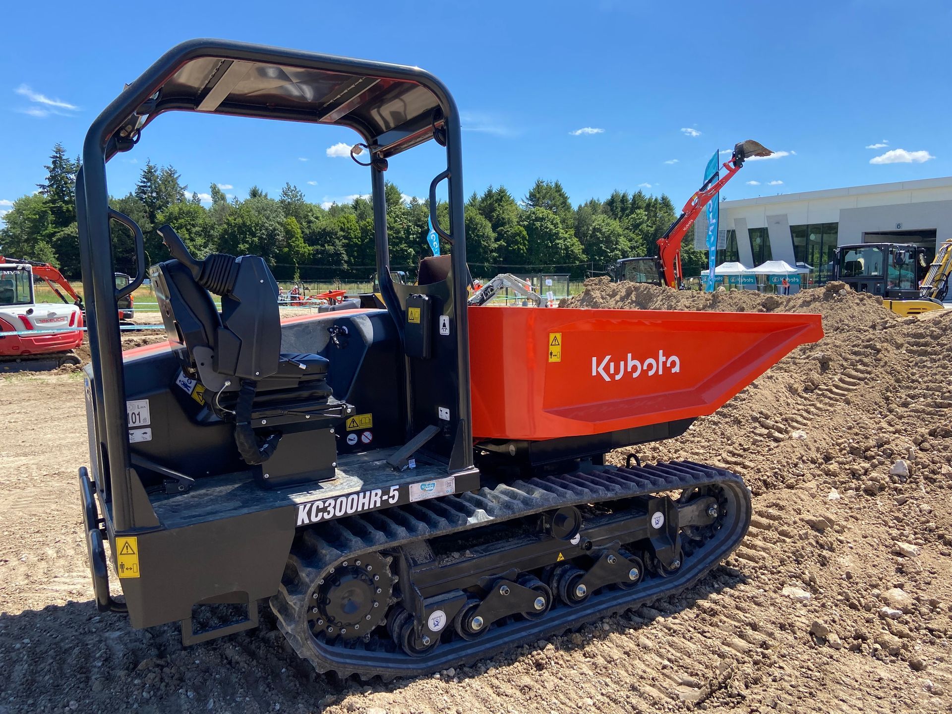 Chantier avec une mini-pelle de la marque KUBOTA