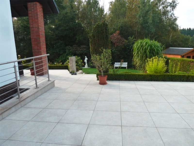 Ehspanner Natursteine GmbH, Oberkotzau | Garten- und Außenanlagen Terrassen und Einfahrten Teiche, Brunnen und Bachläufe Mauern und Zaunanlagen Pflasterarbeiten Gartensanierung und- Kultivierung Fliesenarbeiten aller Art Bodensanierung und Reparaturarbeiten Putz- und Maurerarbeiten Allgemeine Sanierungs- und Reparaturarbeiten Reinigungsarbeiten und Behandlung von Natur- und Betonwerkstein