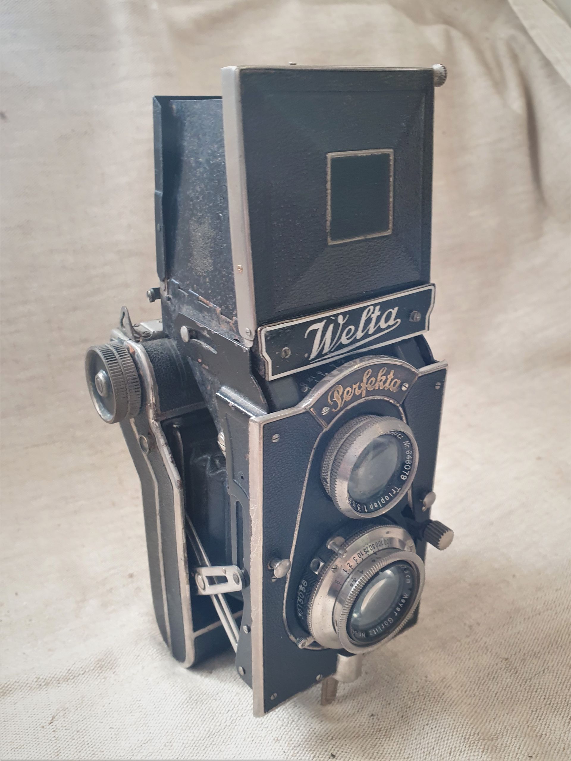 Vieil appareil photographique de la marque Welta