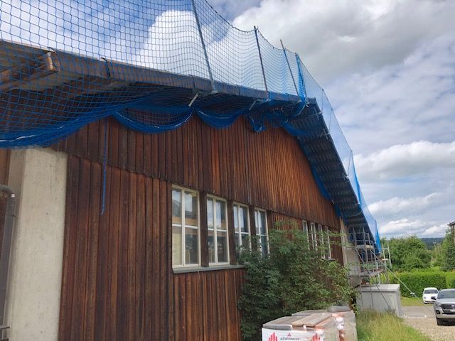 Gerüst mit Netz - Bender Gerüstbau GmbH in Seuzach