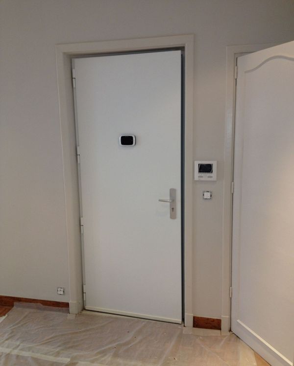 Porte blindée avec interphone