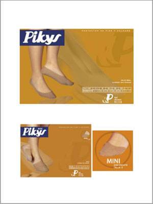 Dos cajas de calcetines invisibles "Piky". Una muestra los pies con calcetines, la otra un primer plano de un calcetín.