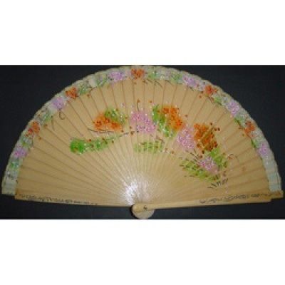 Abanico de madera con diseño floral en tonos rosa, naranja y verde.