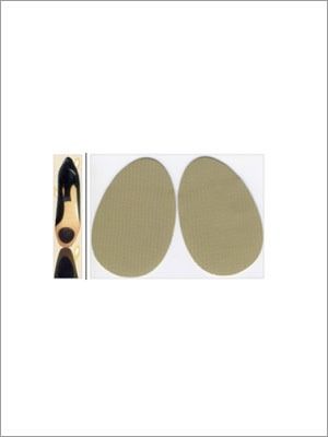 Plantillas de zapatos negras, vista lateral de la plantilla de un zapato.