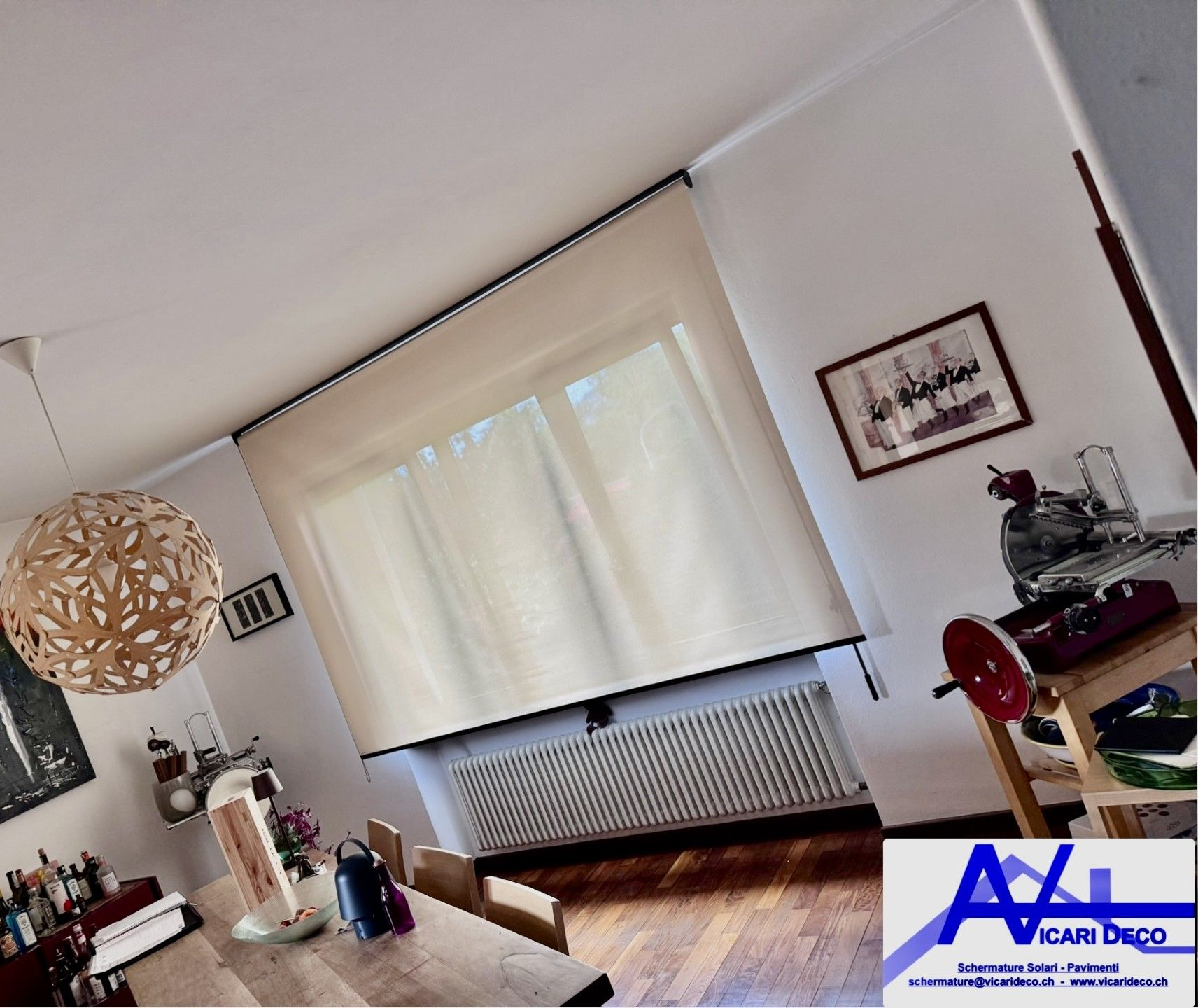 Sono disponibili numerose tipologie di tende, dalle soluzioni tradizionali a quelle tecniche, con un’ampia scelta di tessuti, colori e sistemi di montaggio.