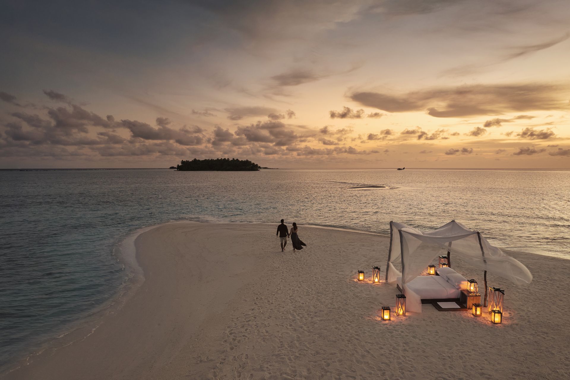 WEDDINGS & HONEYMOONS