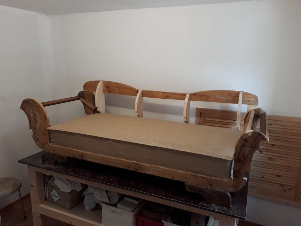Bild Sofa in Restaurierung